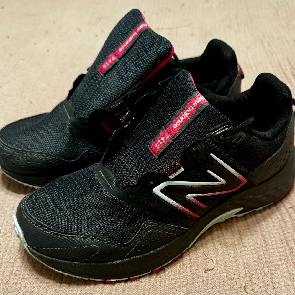 New Balance 410 V8 Wide Trail Running Shoe
